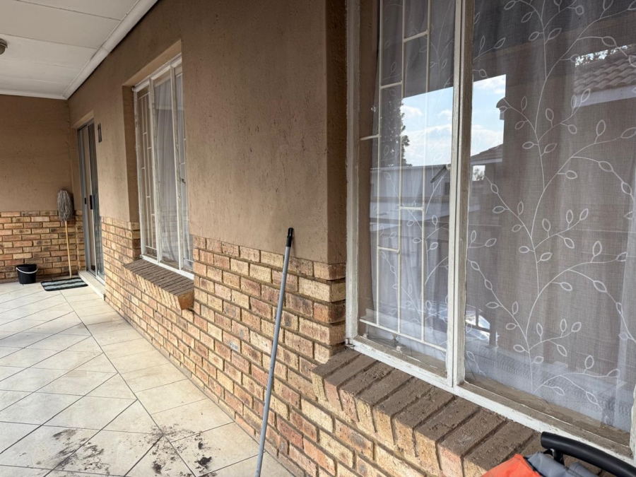 2 Bedroom Property for Sale in Rustenburg Central North West